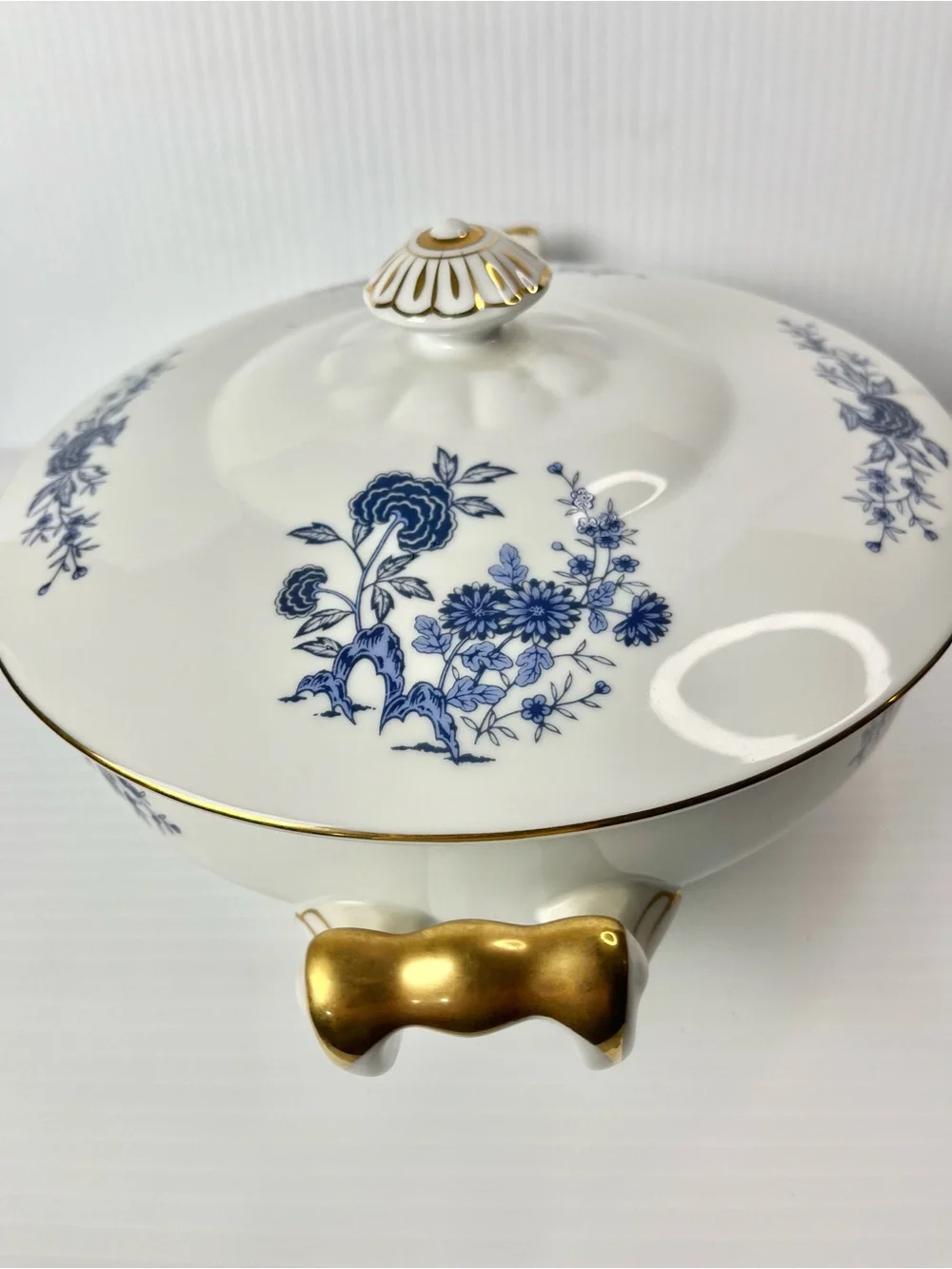 Blue Meissen by Seyei Covered Vegetable Serving Bowl Excellent Condition 5112